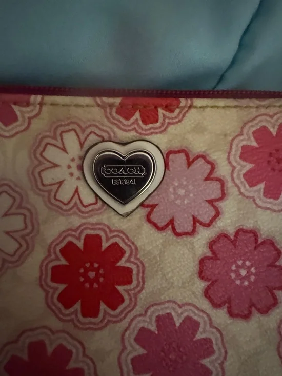 Coach Pink Flower mini wristlet - Picture 2 of 12